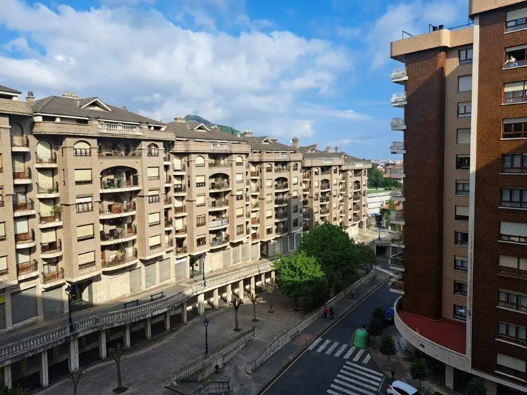 Vista exterior de Pis en venda en Portugalete amb Calefacció, Traster i Moblat