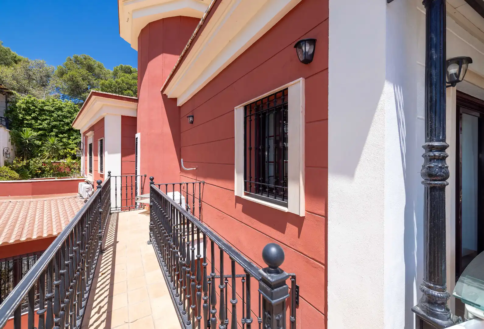 Außenansicht von Haus oder Chalet zum Verkauf in Málaga mit Klimaanlage, Heizung und Privatgarten