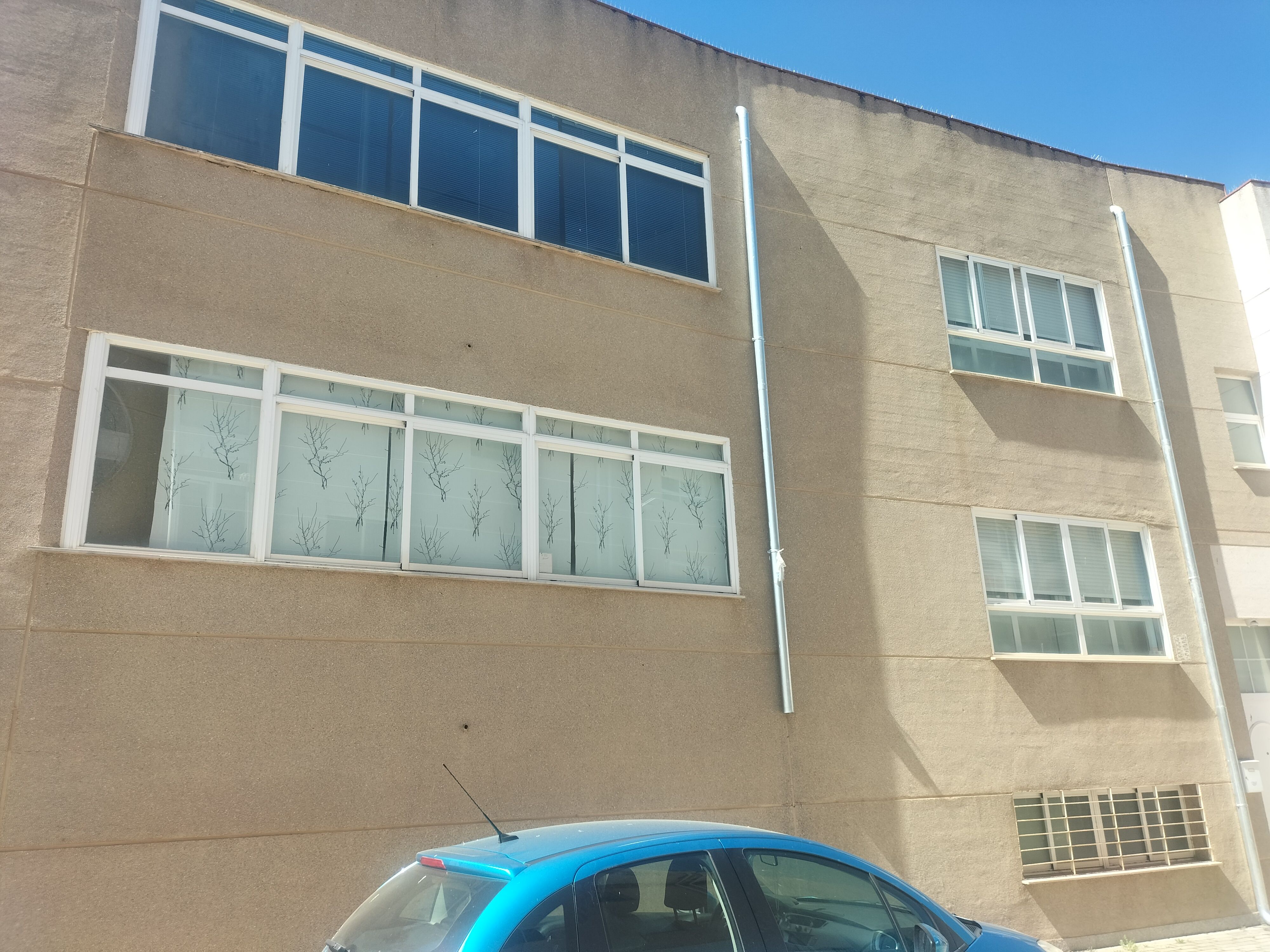 Casa adosada en venda a Monfarracinos