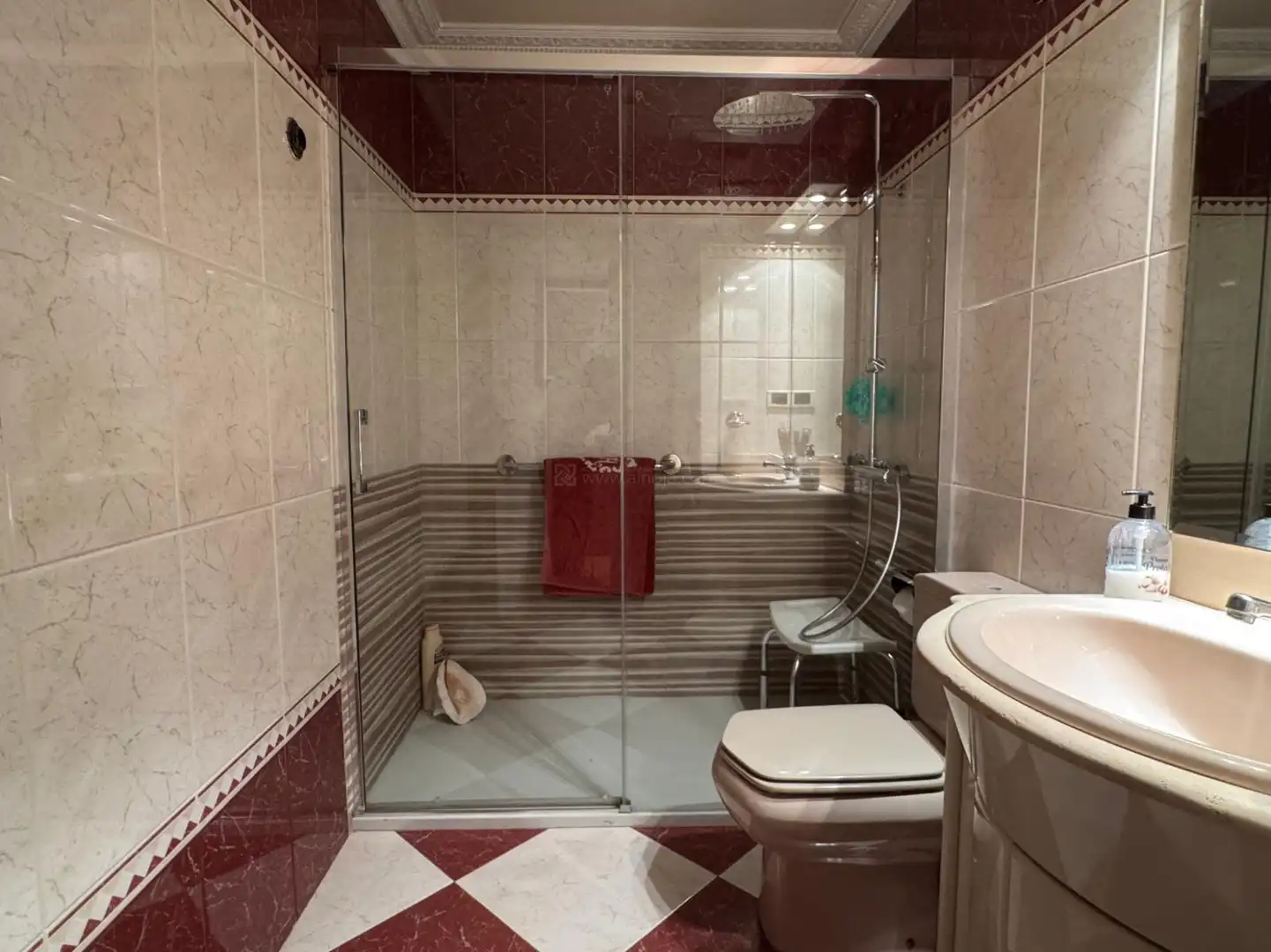 Badezimmer von Haus oder Chalet zum Verkauf in  Logroño mit Klimaanlage, Heizung und Privatgarten