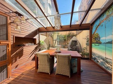 Casa bifamiliare con balcone in vendita a Carrer de l'Or