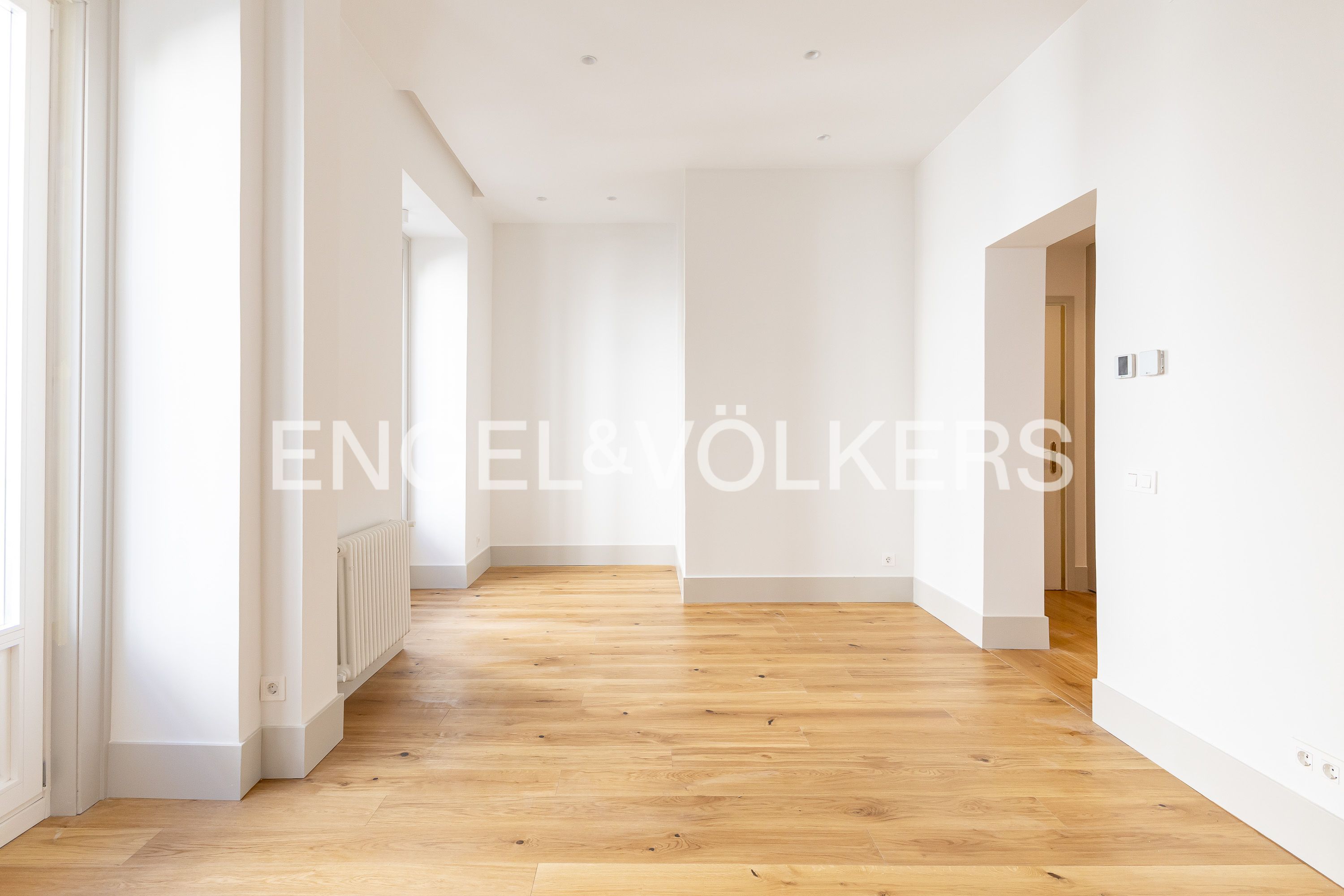 Flat for sale in  Madrid Capital  with Air Conditioner, Heating and Balcony