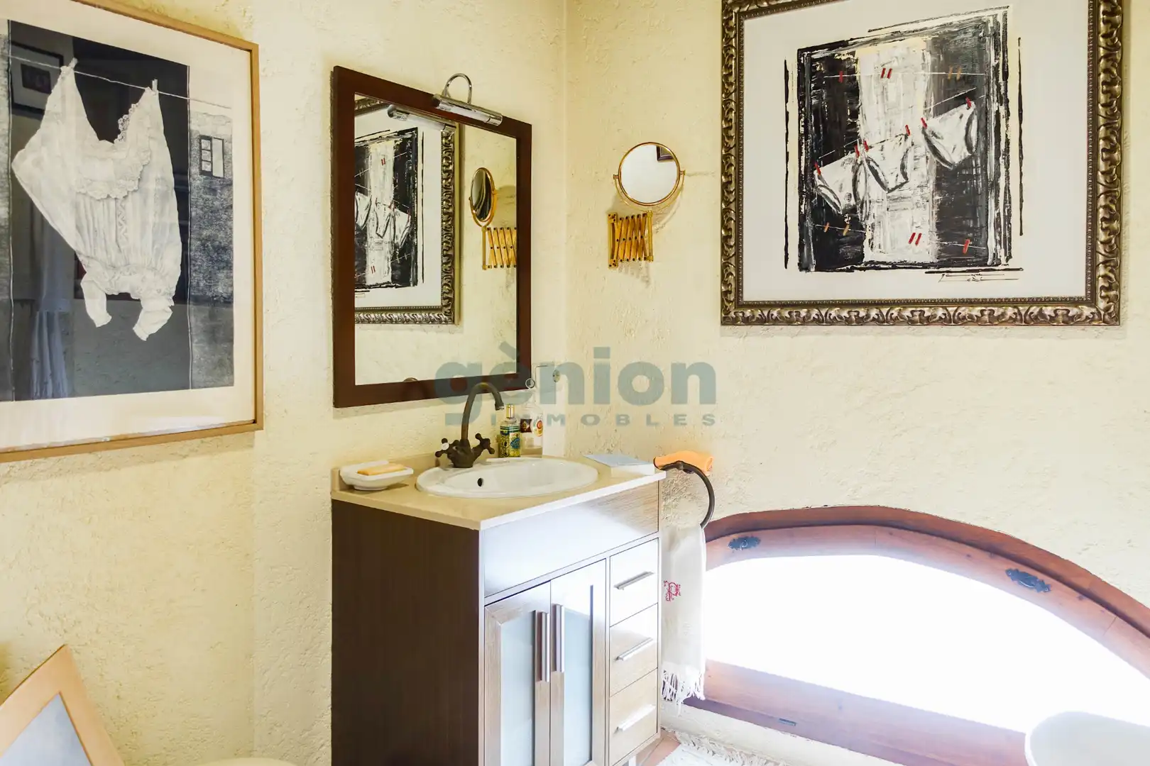 Baño de Finca rústica en venta en Sant Miquel de Fluvià con Aire acondicionado, Calefacción y Jardín privado