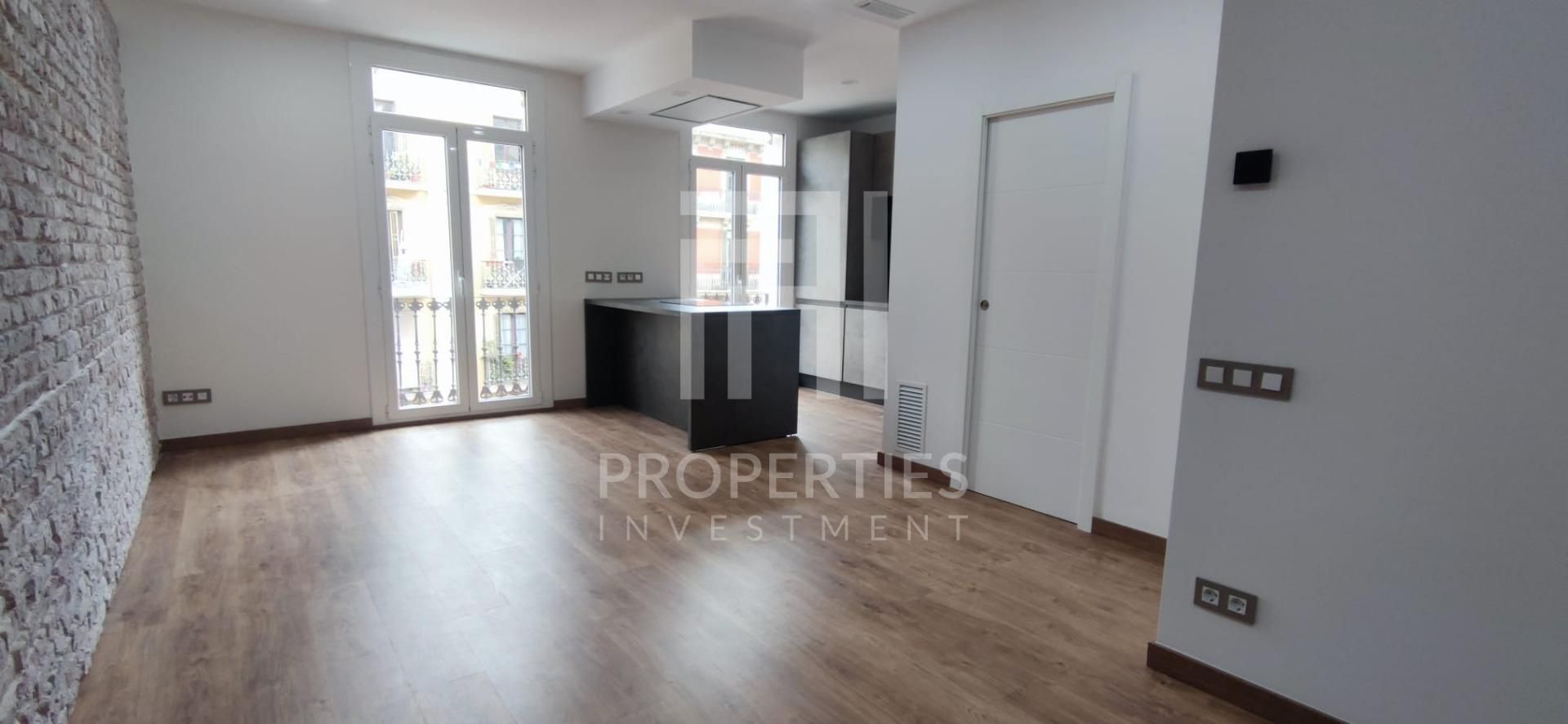 Exterior view of Flat for sale in  Barcelona Capital  with Air Conditioner, Heating and Parquet flooring