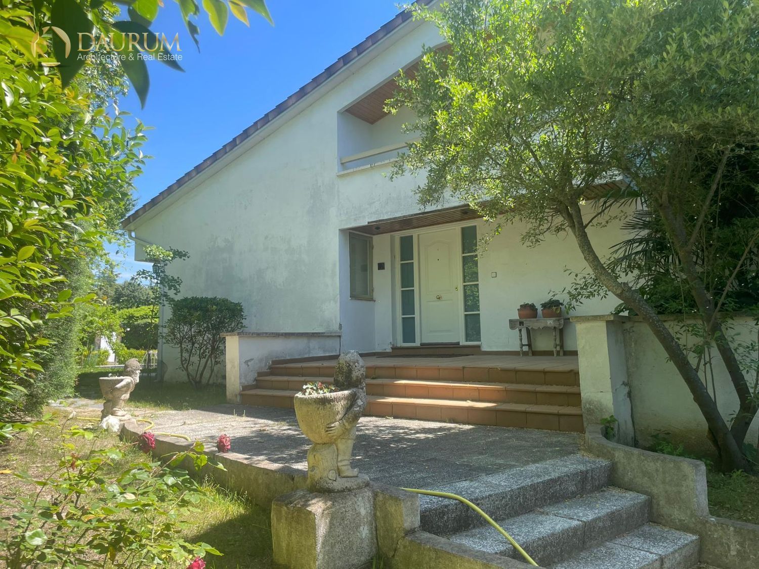 Vista exterior de Casa o xalet en venda en Boadilla del Monte amb Calefacció, Traster i Piscina