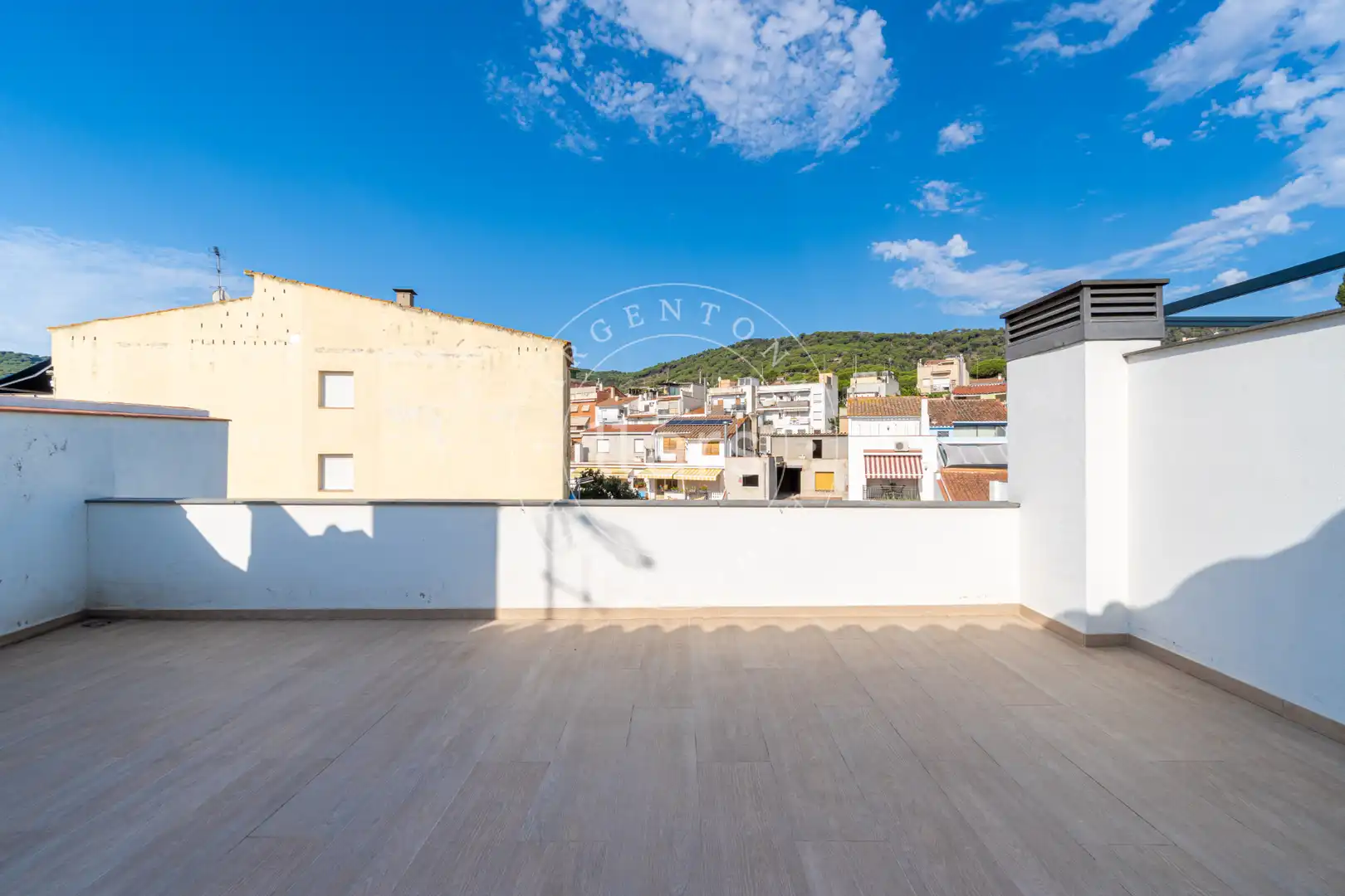Dúplex de lloguer a Carrer Indústria, Nucli Urbà
