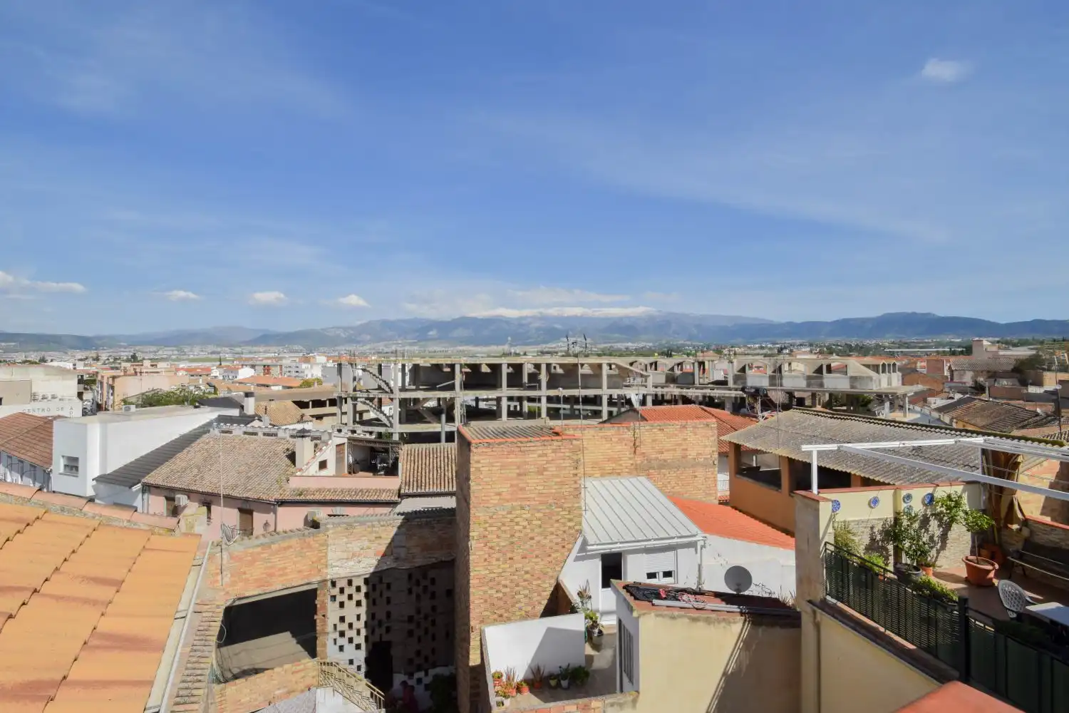 Vista exterior de Piso en venta en Las Gabias con Aire acondicionado