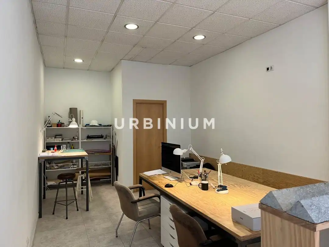 Local comercial de lloguer a Eixample Sud – Migdia, imagen 5