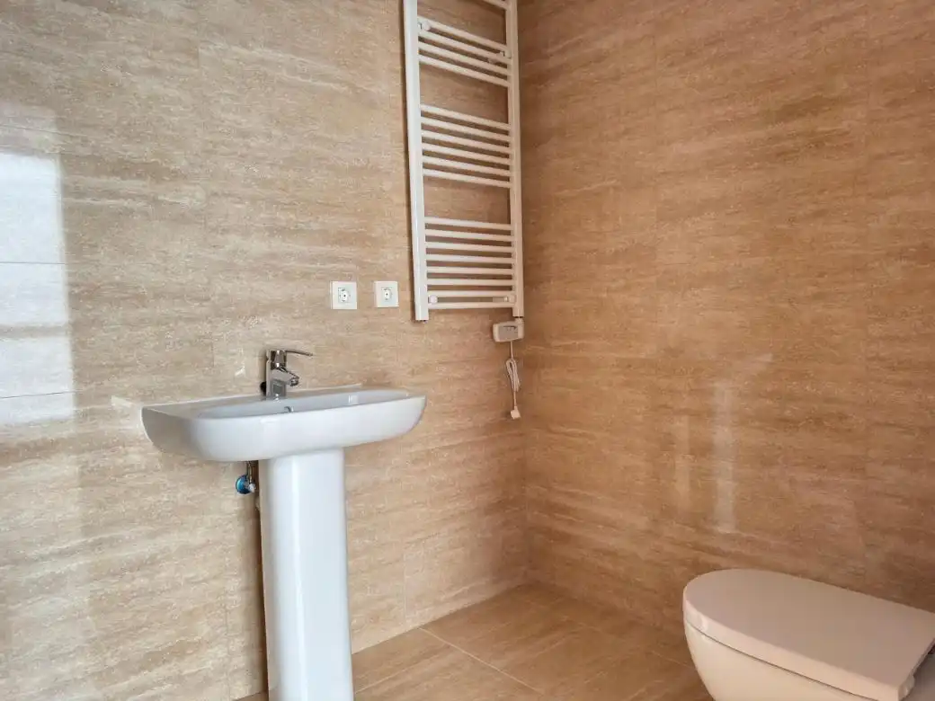 Badezimmer von Wohnung zum Verkauf in Zaragoza mit Klimaanlage, Heizung und Ofen