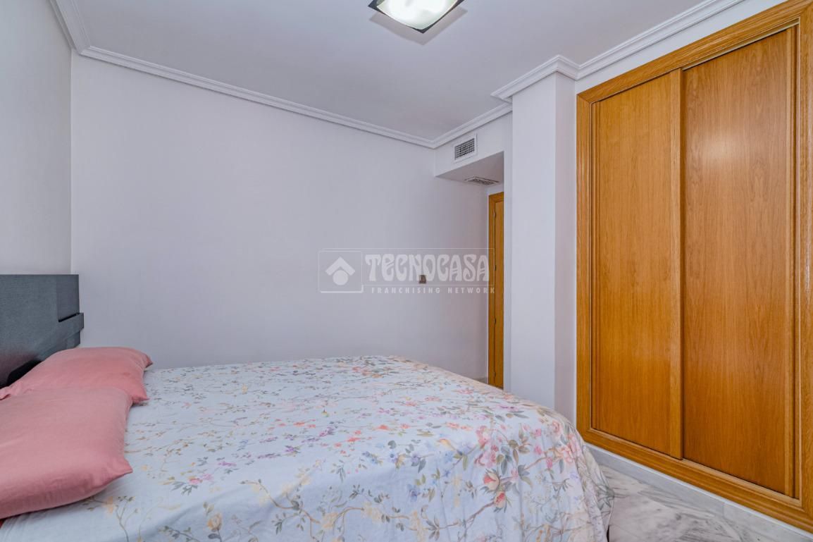 Dormitori de Àtic en venda en  Granada Capital amb Aire condicionat, Calefacció i Terrassa