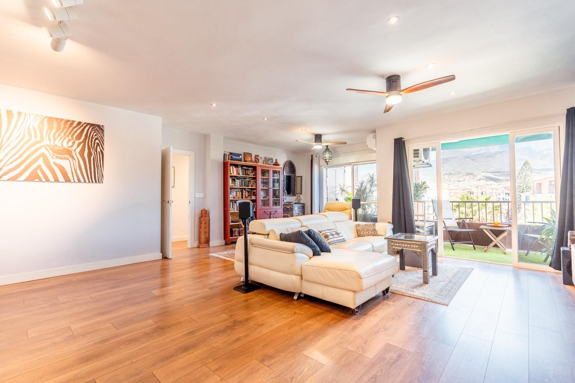 Living room of Flat for sale in Motril  with Air Conditioner and Balcony