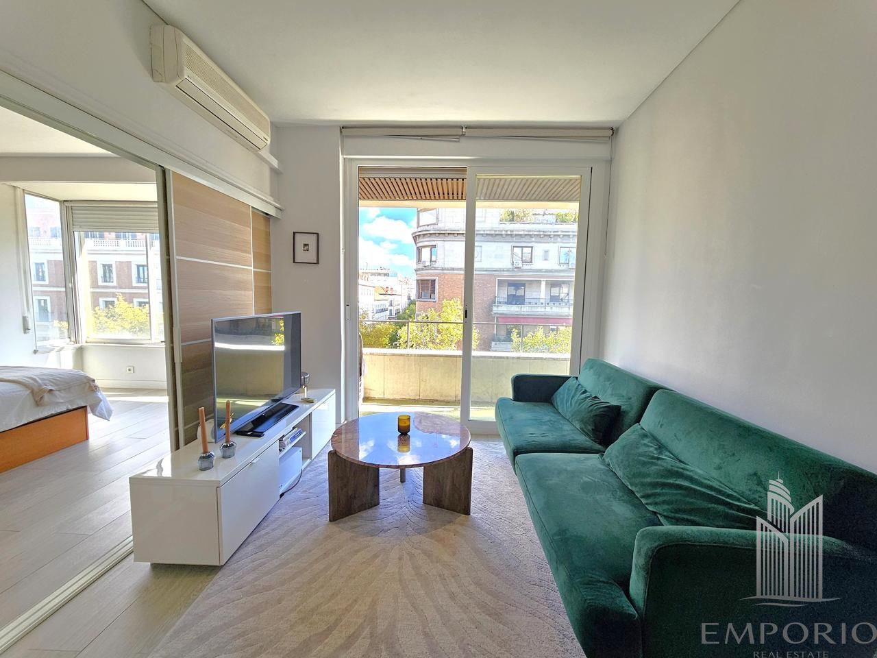 Living room of Flat to rent in  Madrid Capital  with Air Conditioner, Heating and Terrace