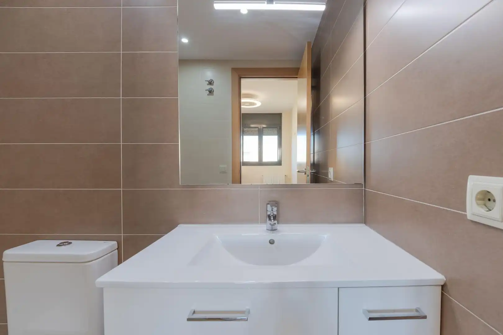 Badezimmer von Wohnung zur Miete in Salt