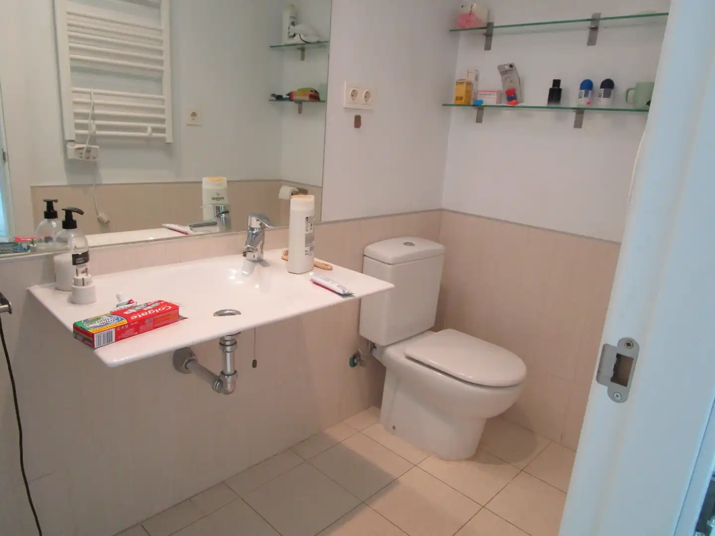 Badezimmer von Wohnungen zum Verkauf in Madrid mit Klimaanlage, Heizung und Balkon