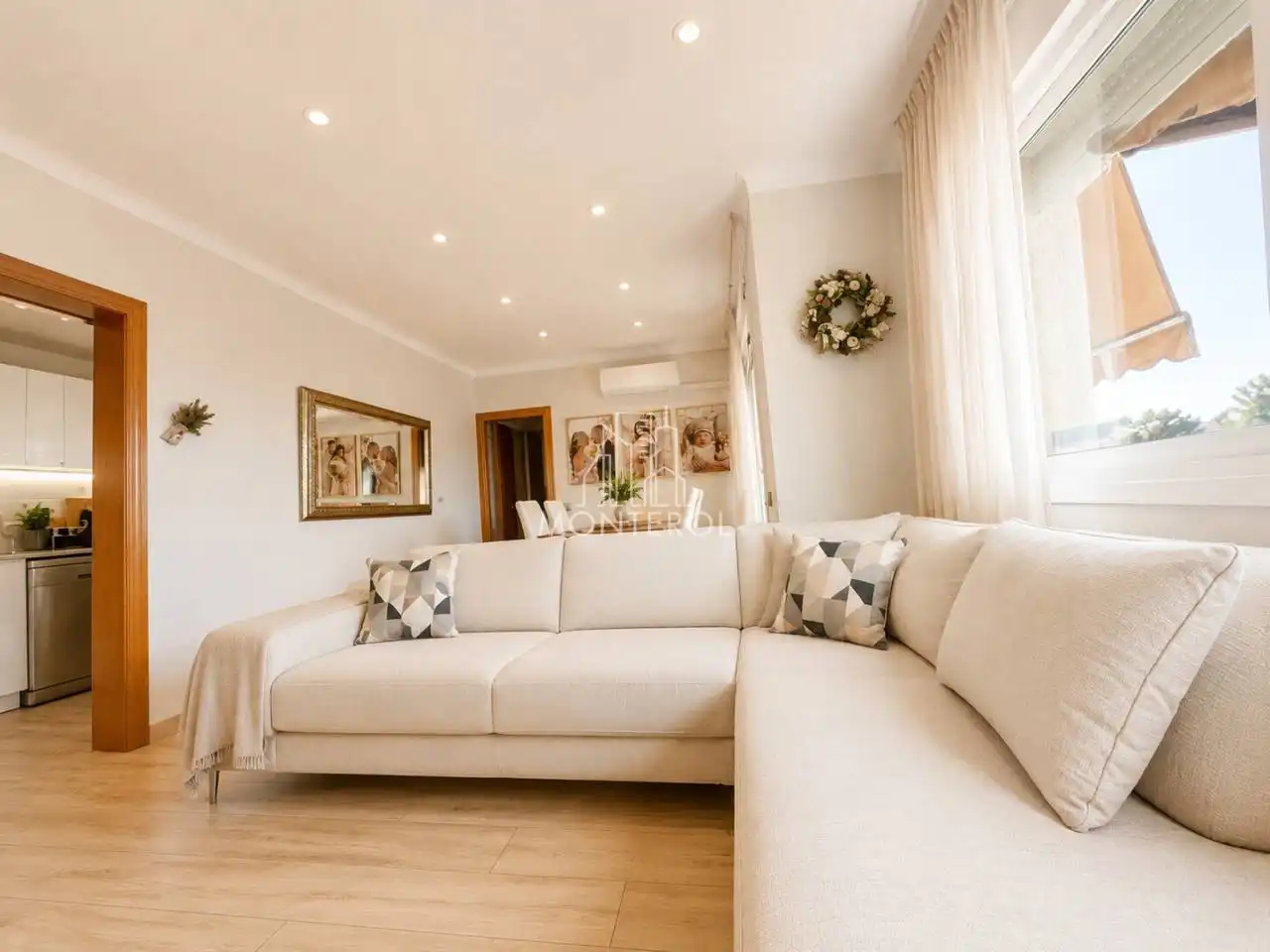 Sala d'estar de Apartament en venda en Sabadell amb Aire condicionat i Terrassa