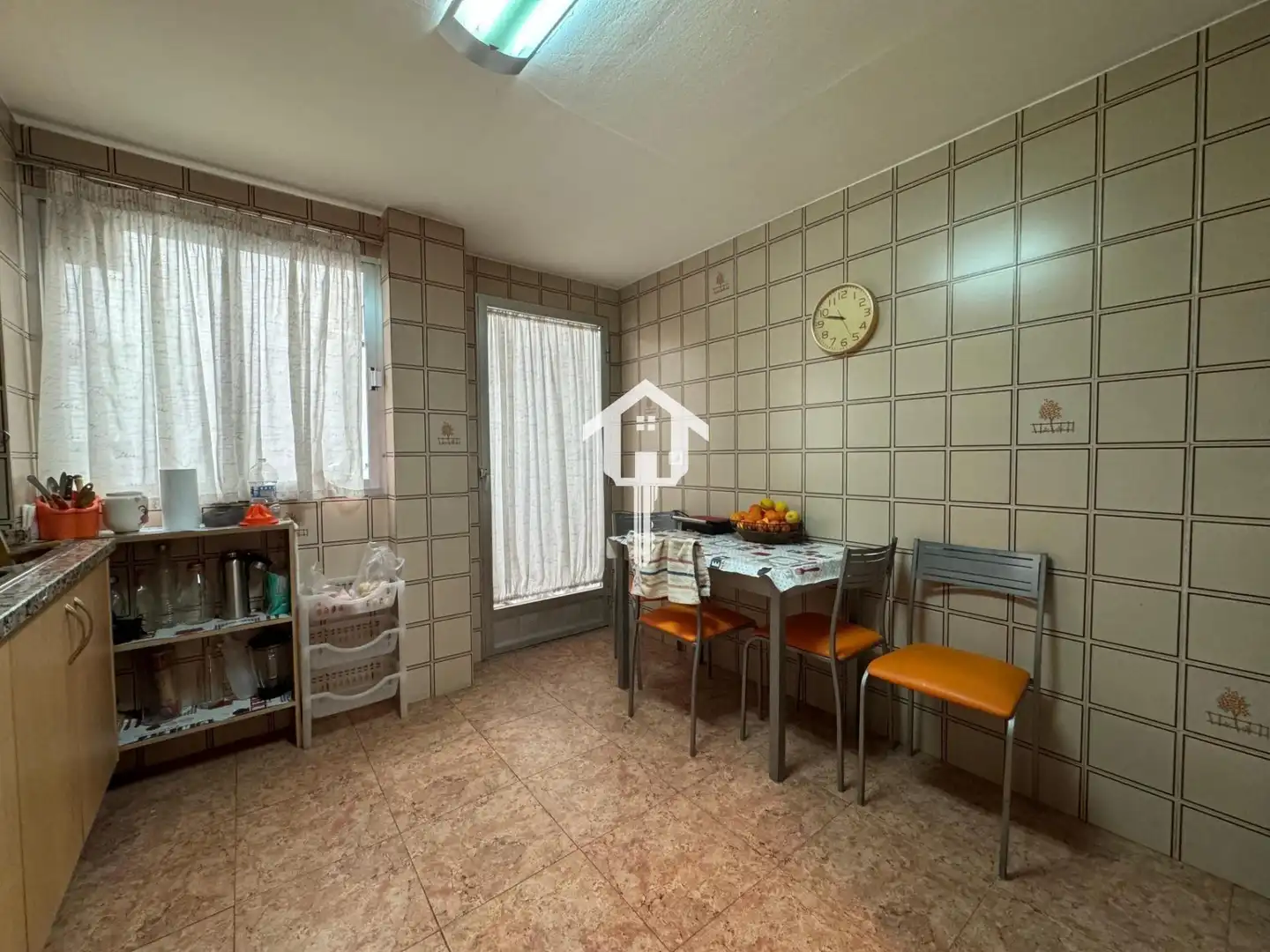Küche von Wohnung zum Verkauf in Alicante / Alacant mit Privatgarten und Balkon