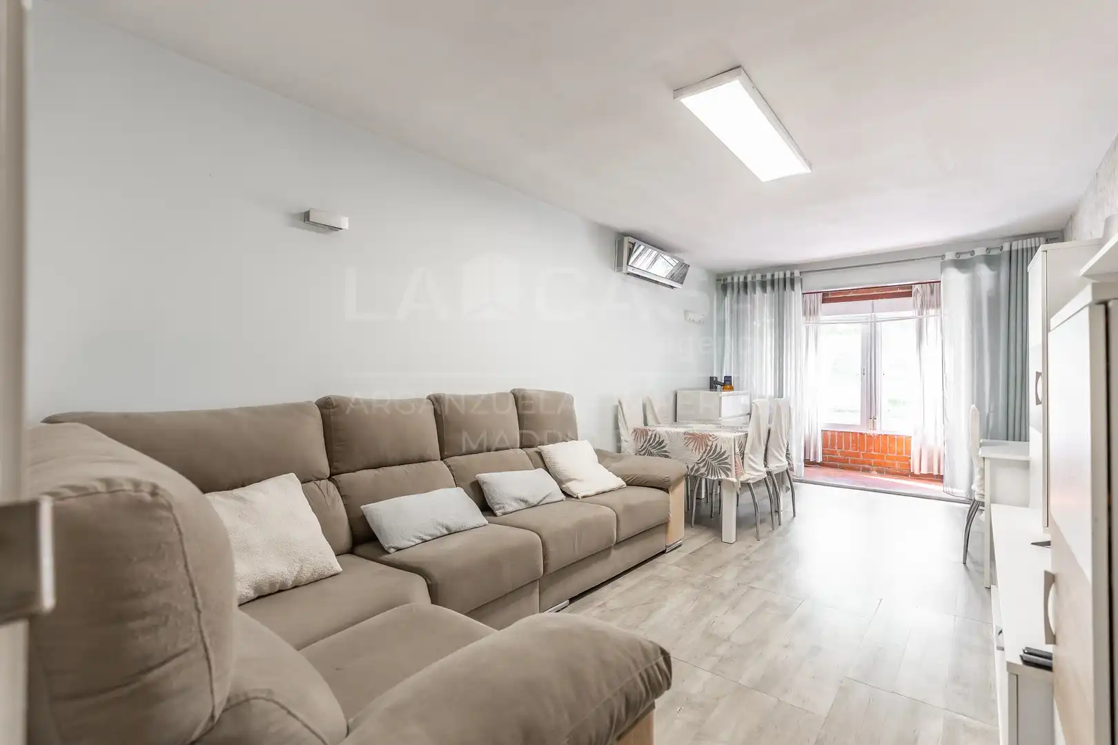 Sala d'estar de Pis en venda en Madrid amb Aire condicionat, Calefacció i Terrassa