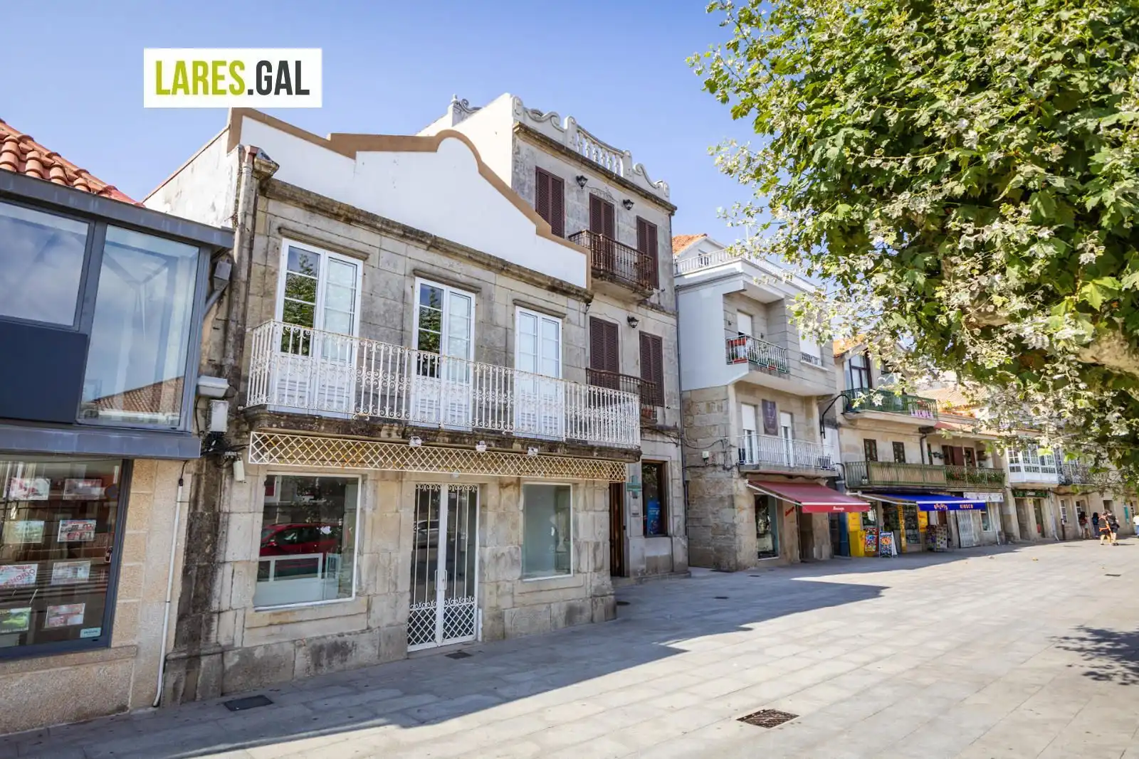 Vista exterior de Casa o xalet en venda en Cangas  amb Terrassa i Traster