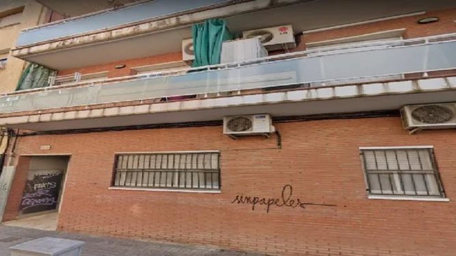 Exterior view of Flat for sale in L'Hospitalet de Llobregat