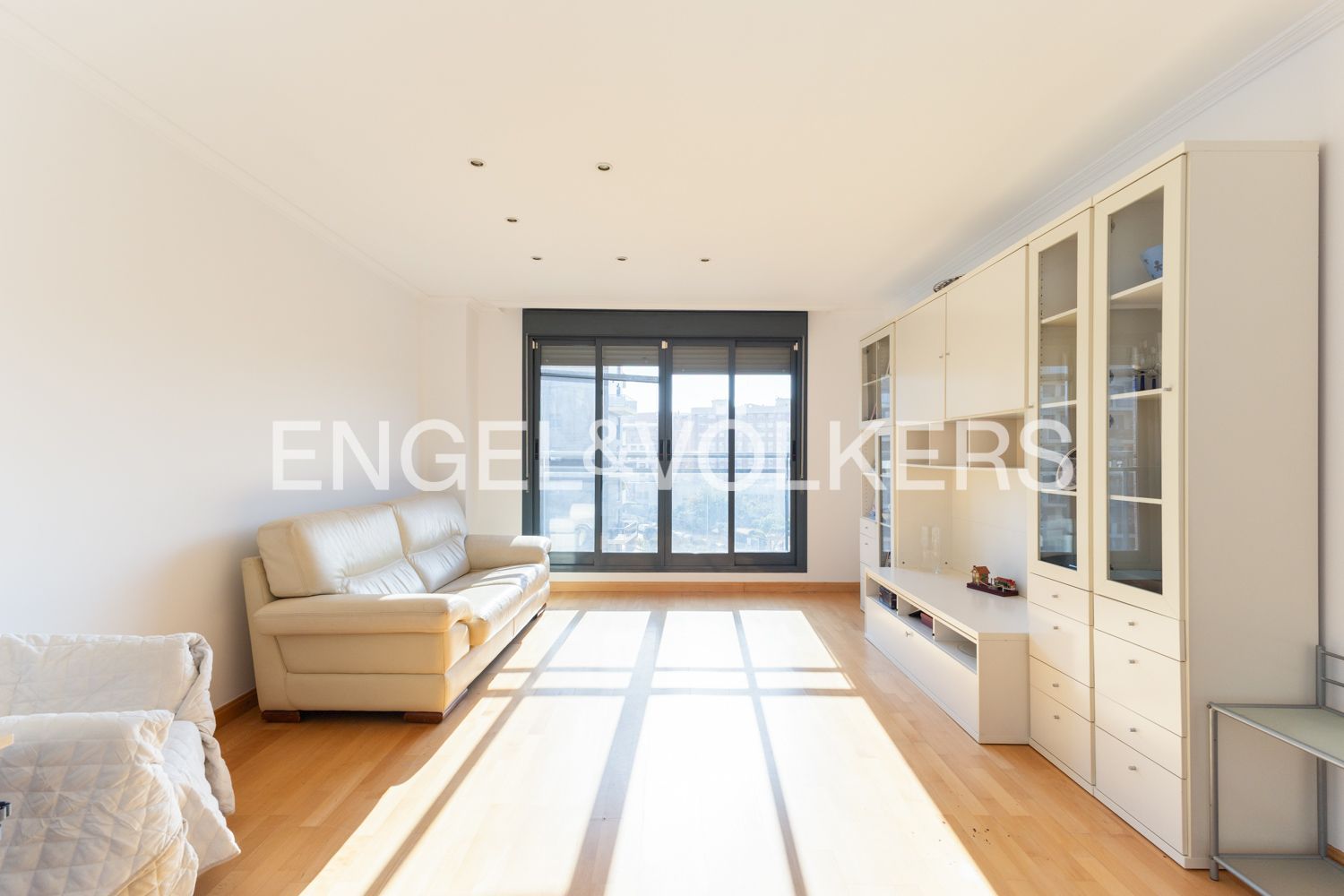 Sala d'estar de Apartament en venda en Castellón de la Plana / Castelló de la Plana amb Aire condicionat, Calefacció i Parquet