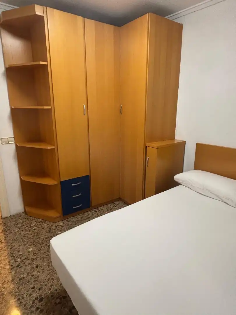 Schlafzimmer von Wohnung zur Miete in Valencia mit Klimaanlage, Heizung und Möbliert
