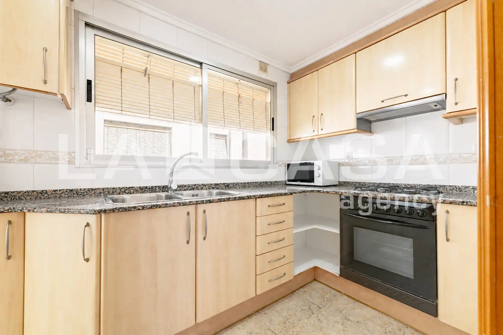 Cocina de Piso en venta en Valencia con Amueblado y Balcón