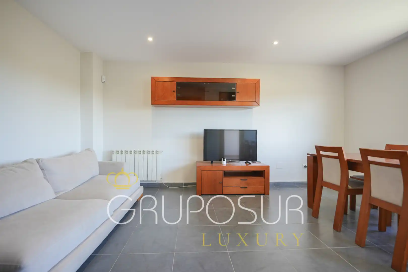 Wohnzimmer von Einfamilien-Reihenhaus zum Verkauf in Aldeamayor de San Martín mit Heizung, Privatgarten und Parkett