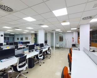 Office to rent in  Valencia Capital  with Air Conditioner