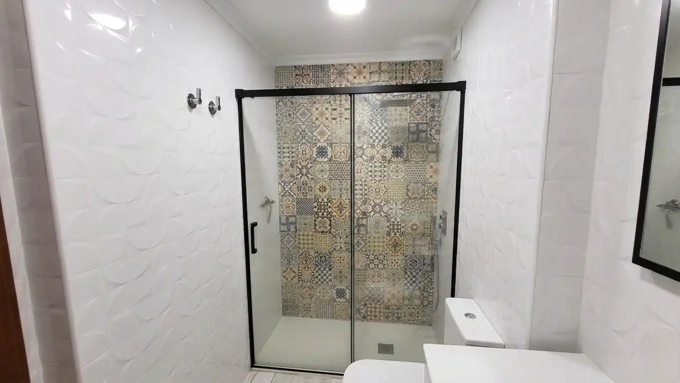 Baño de Piso en venta en Rincón de la Victoria con Aire acondicionado, Trastero y Amueblado
