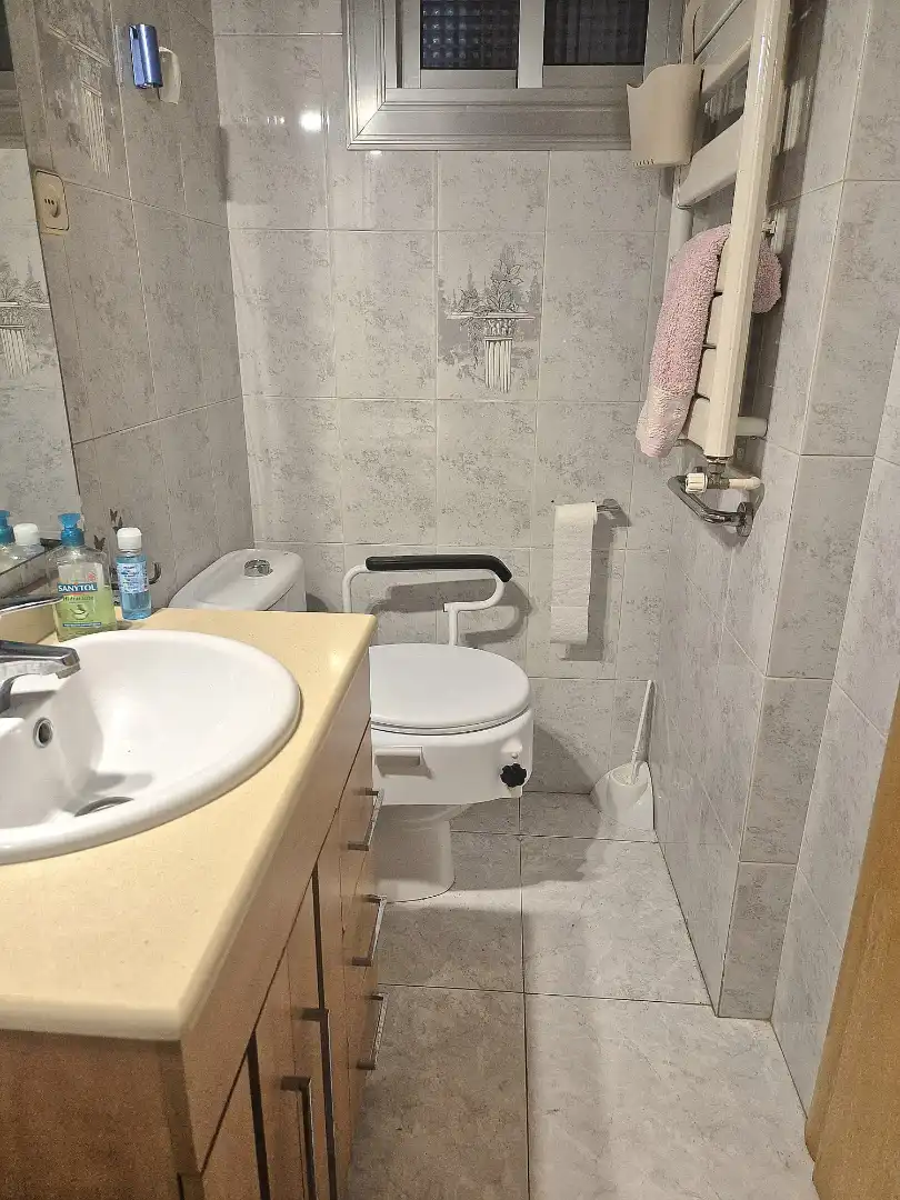 Bathroom of Flat for sale in Terrassa  with Heating, Furnished and Balcony