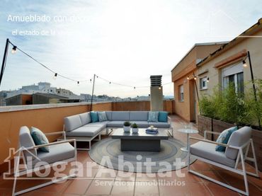 Attico con balcone in vendita a Calle Xaloc