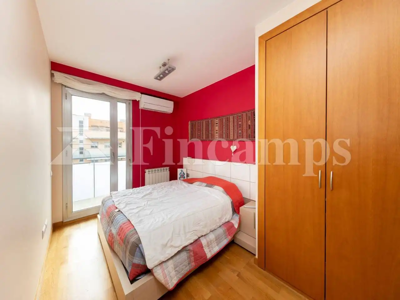 Bedroom of Attic for sale in Terrassa  with Air Conditioner, Heating and Parquet flooring