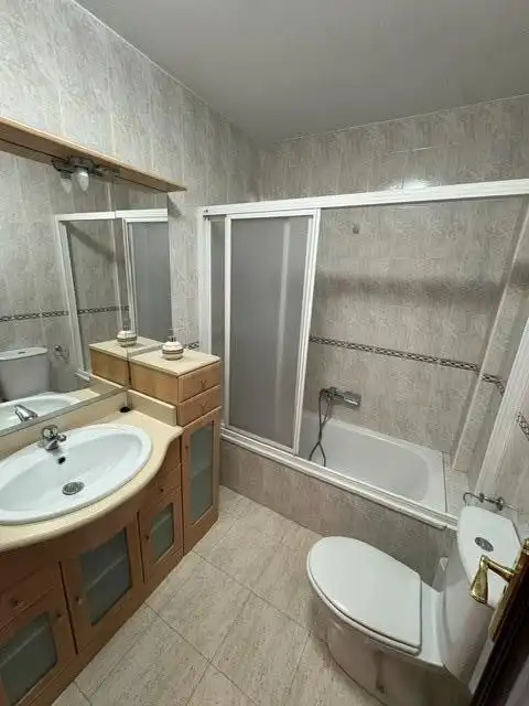 Bathroom of Houses for rent in Granada  with Terrace and Furnished