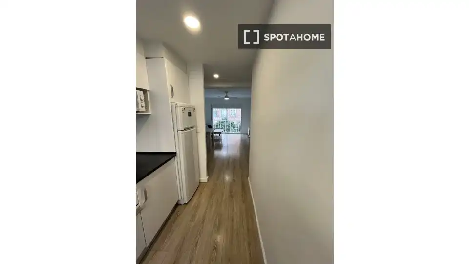 Flat for rent in Valencia  with Air Conditioner, Heating and Furnished