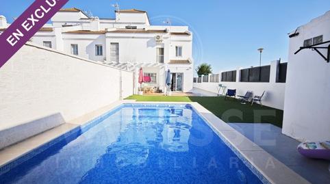 Foto 3 de Casa adosada en venda a Calle Emilia Pardo Bazan, Huévar del Aljarafe, Sevilla