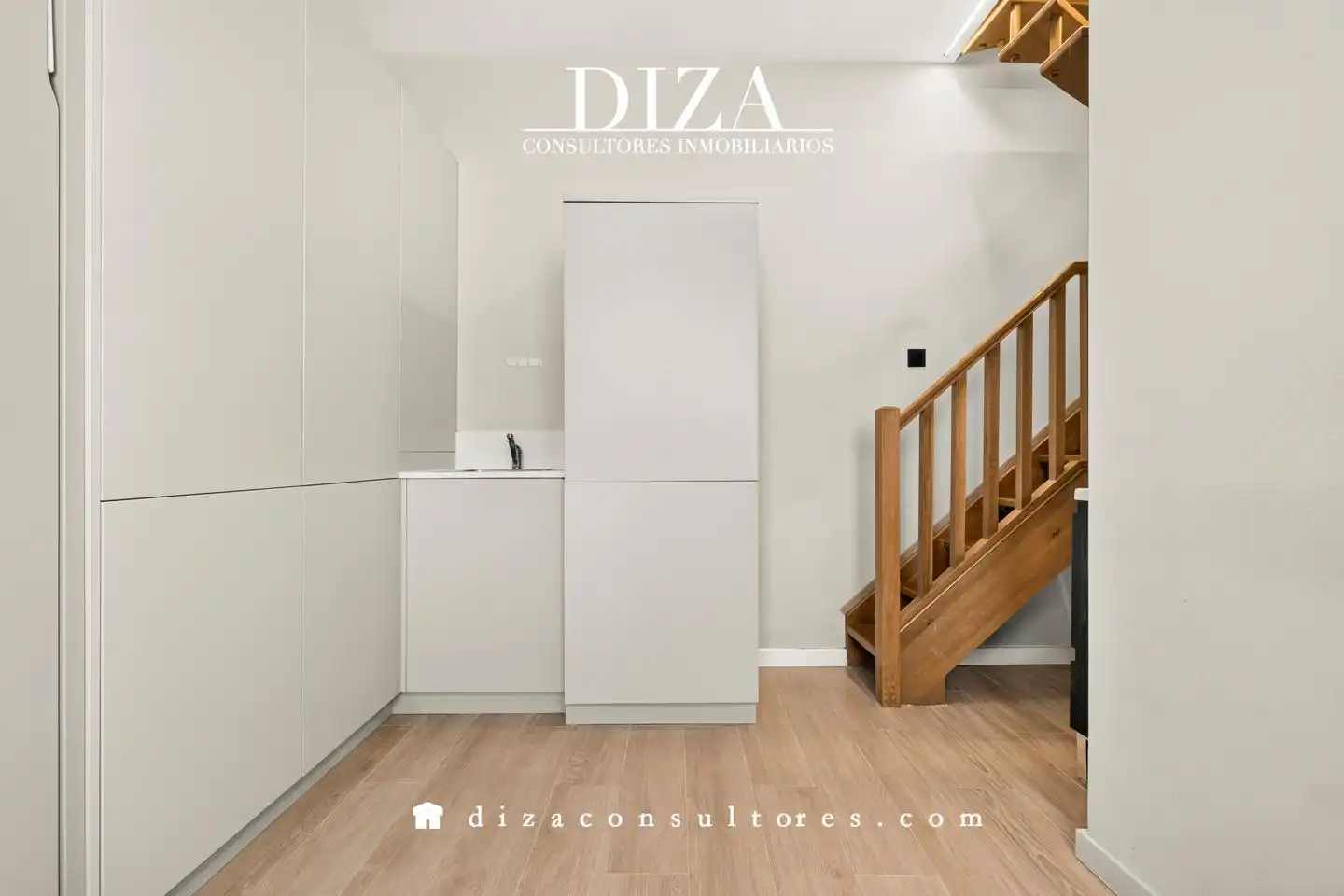 Ground floor for rent in Madrid  with Air Conditioner and Furnished