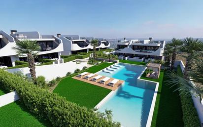 Vista exterior de Casa o xalet en venda en San Miguel de Salinas amb Terrassa i Piscina comunitària