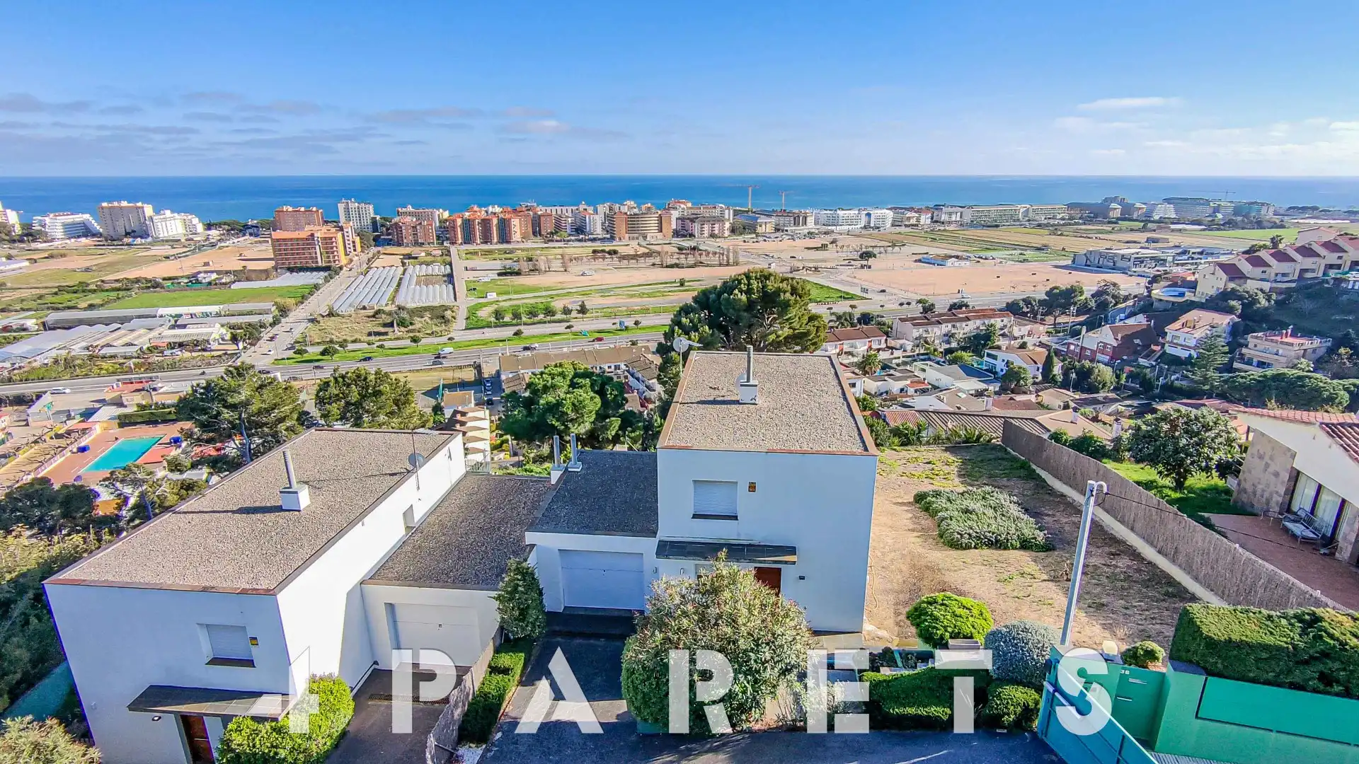 Vista exterior de Casa adosada de lloguer en Santa Susanna amb Calefacció, Jardí privat i Terrassa