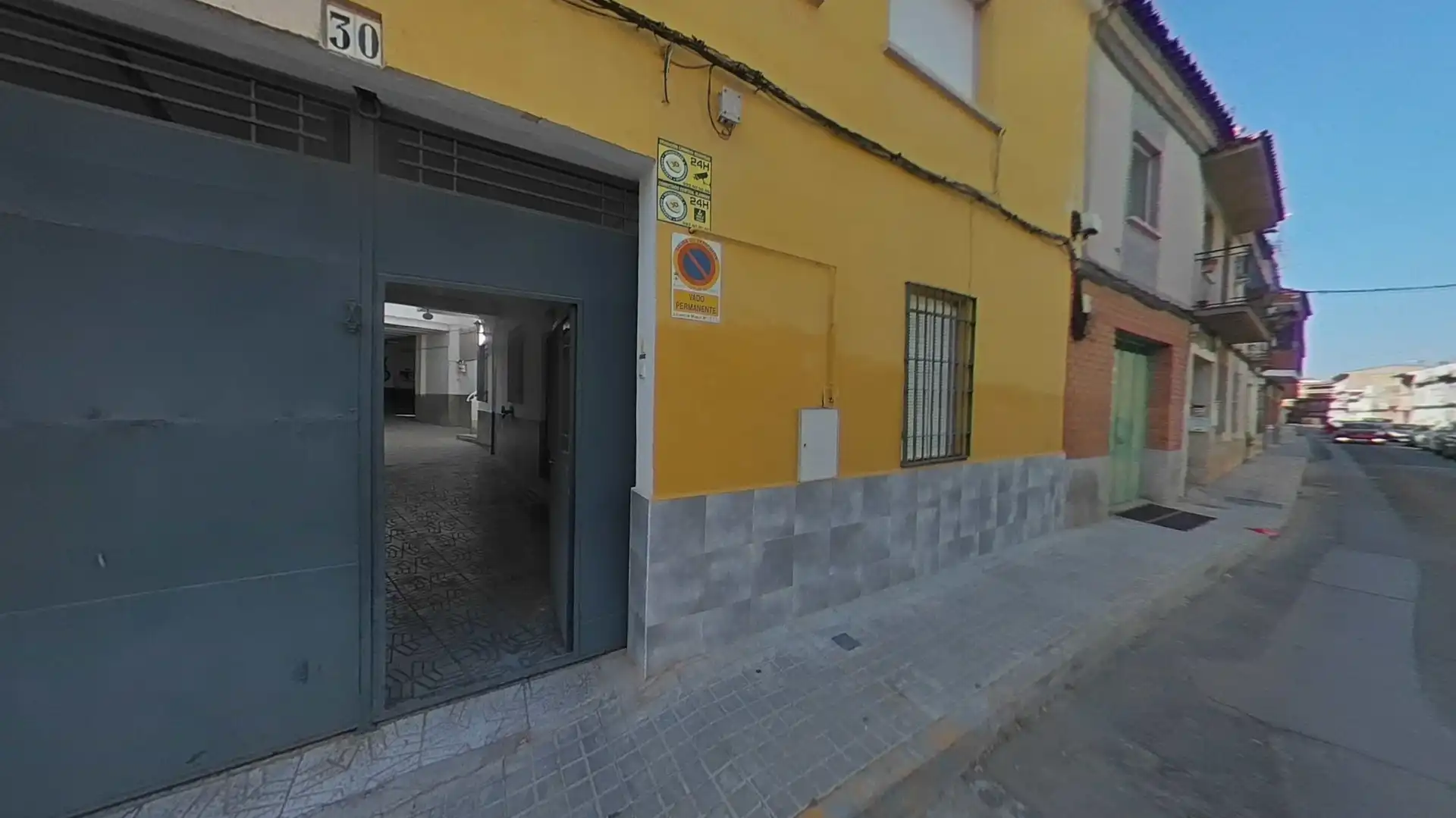 Parking de Casa adosada en venta en Daimiel con Terraza y Trastero