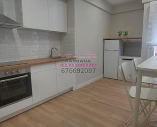 Kitchen of Flat to rent in Vigo   with Furnished, Oven and Washing machine