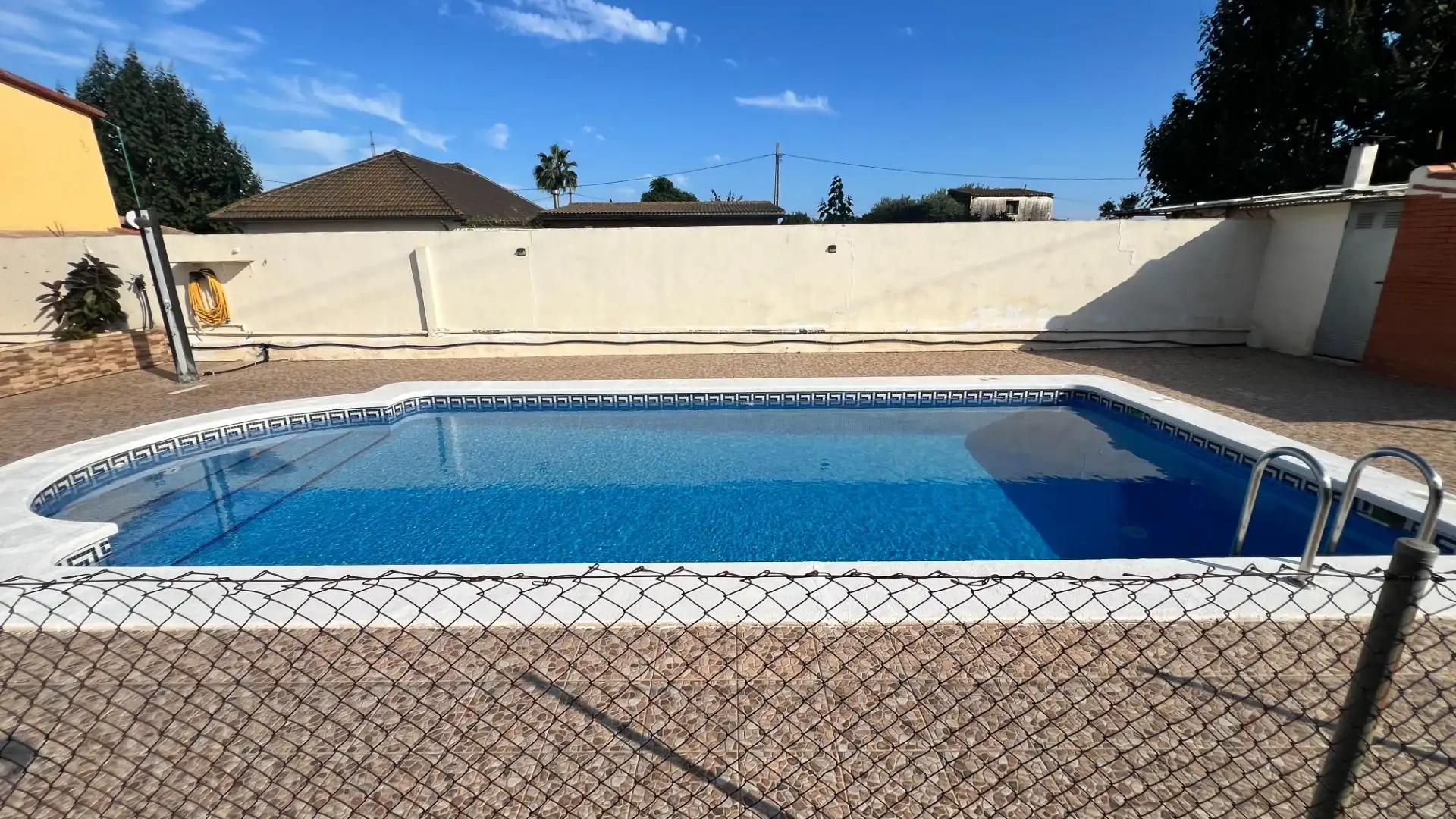 Piscina de Casa o xalet en venda en Castellón de la Plana / Castelló de la Plana amb Aire condicionat, Jardí privat i Terrassa