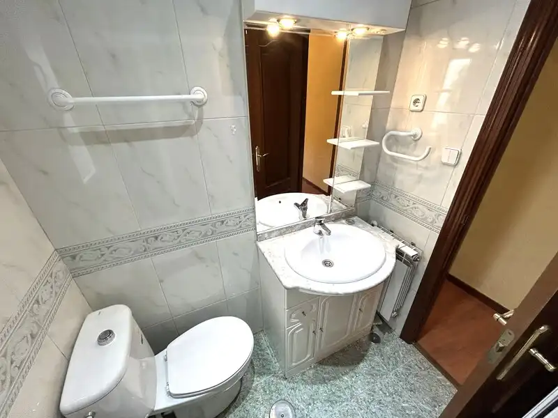 Bany de Pis en venda en Madrid amb Aire condicionat, Calefacció i Terrassa