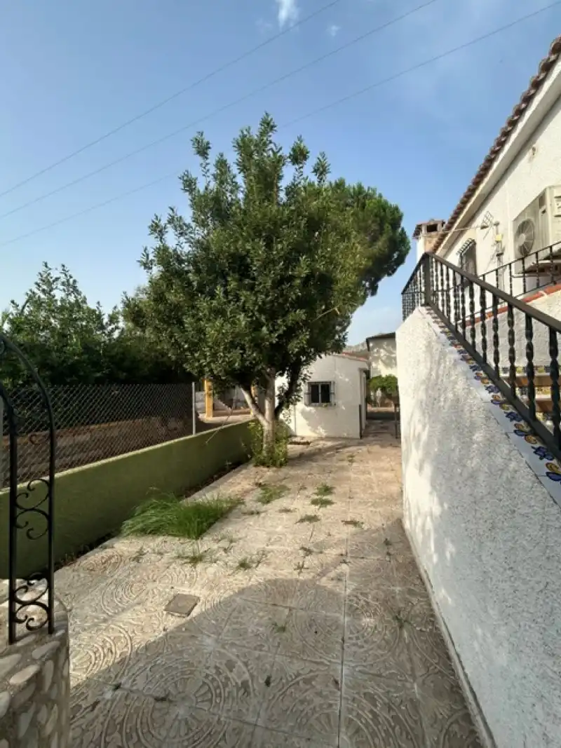 Vista exterior de Casa o xalet en venda en Palma de Gandia amb Aire condicionat, Terrassa i Piscina