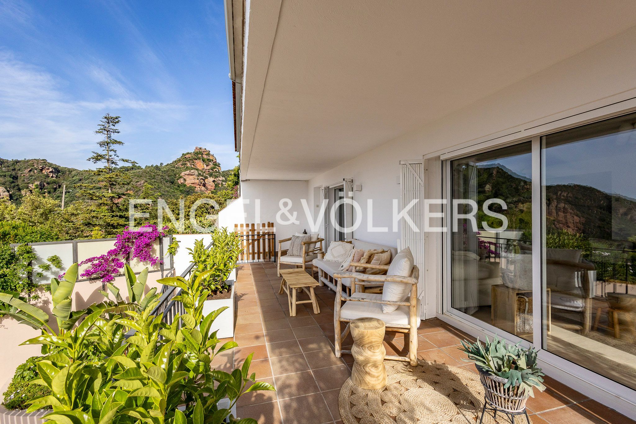 Vista exterior de Casa adosada en venda en Gavà amb Aire condicionat, Calefacció i Jardí privat