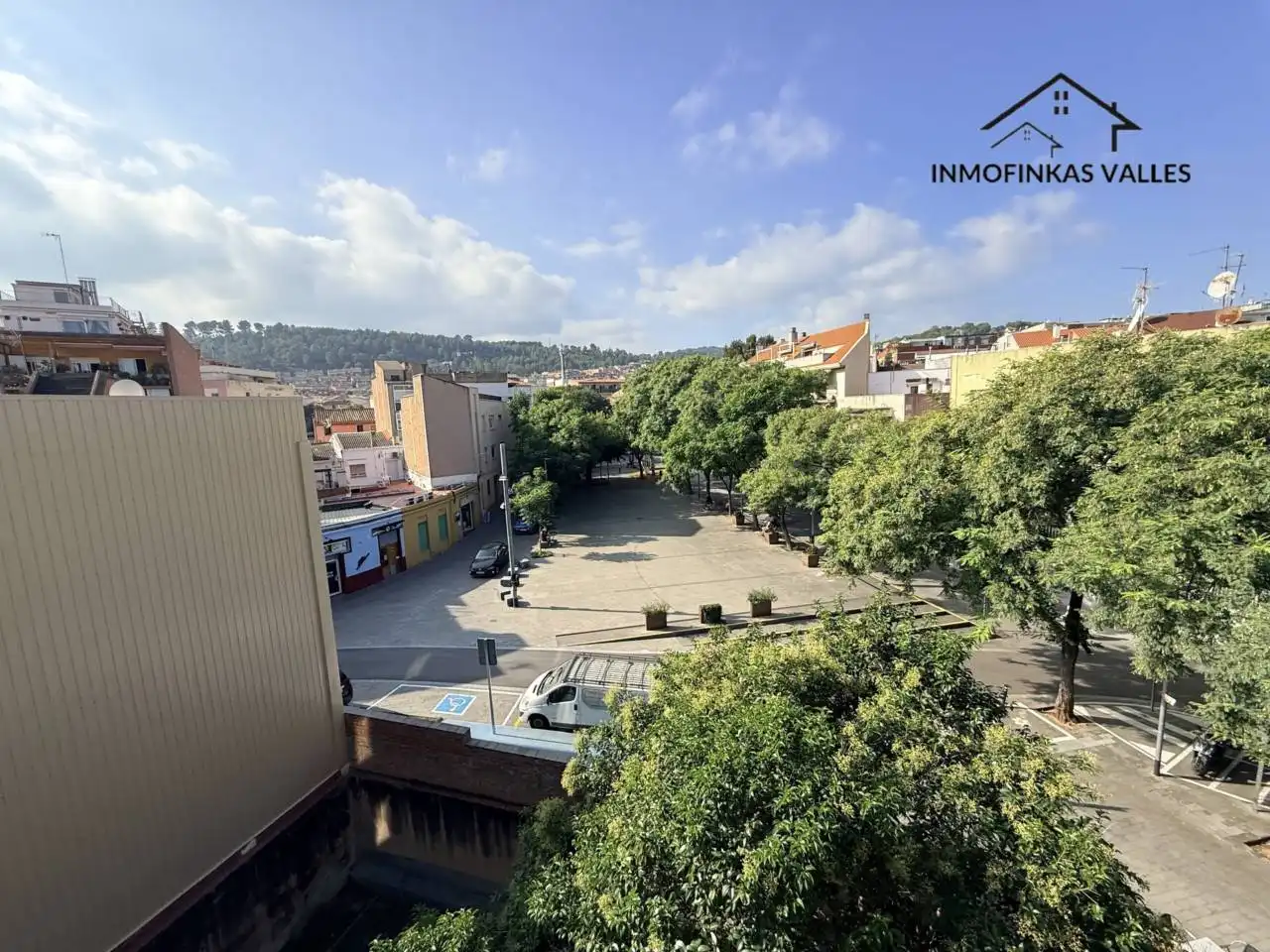 Exterior view of Flat for sale in Sant Andreu de la Barca, Barcelona