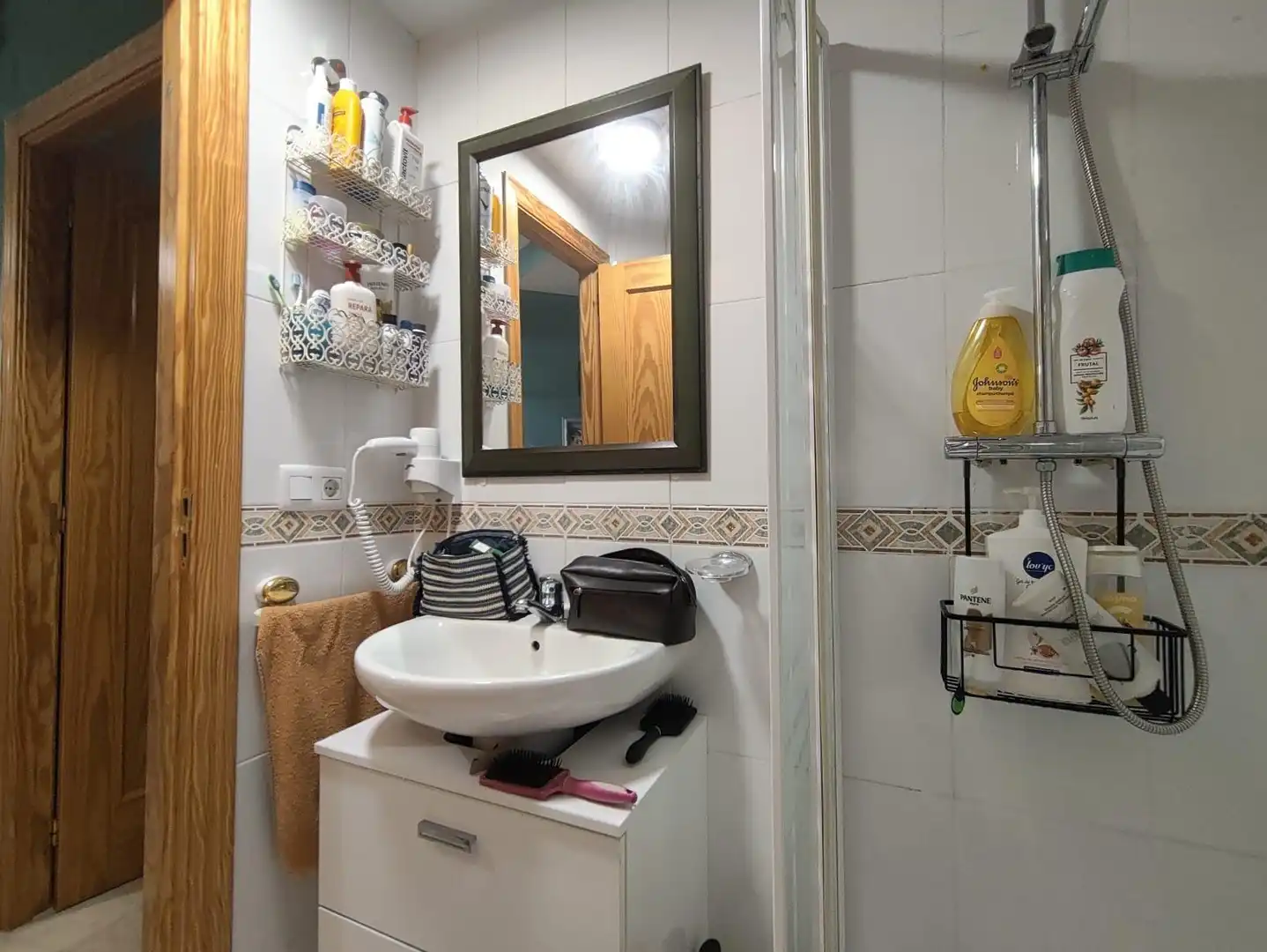 Badezimmer von Wohnungen zum Verkauf in Benidorm mit Klimaanlage, Heizung und Privatgarten