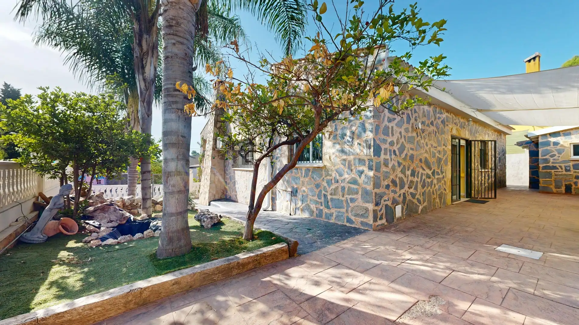 Vista exterior de Casa o chalet en venta en Torrent con Calefacción, Terraza y Trastero