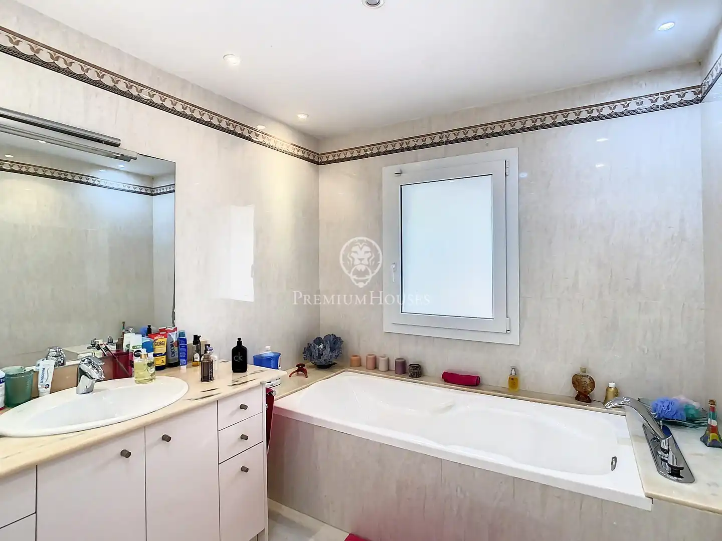 Baño de Casa o chalet en venta en Badalona con Aire acondicionado, Calefacción y Jardín privado