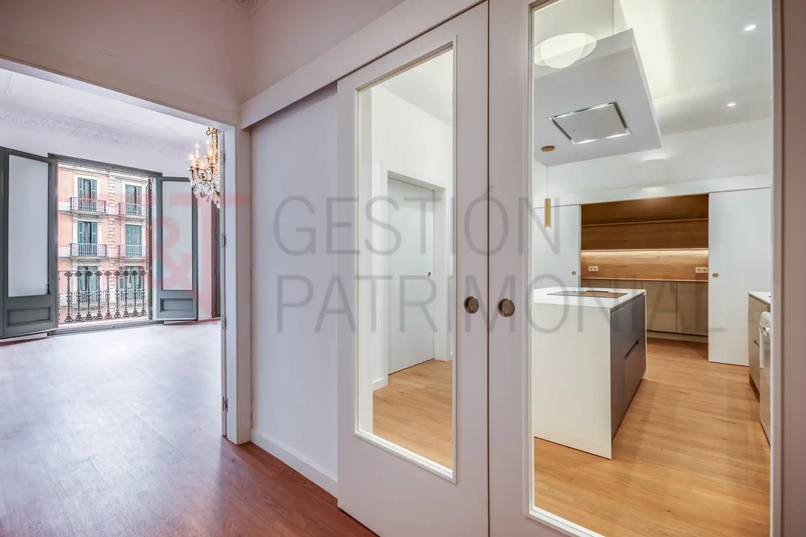 Piso en venta en Barcelona con Aire acondicionado, Horno y Balcón