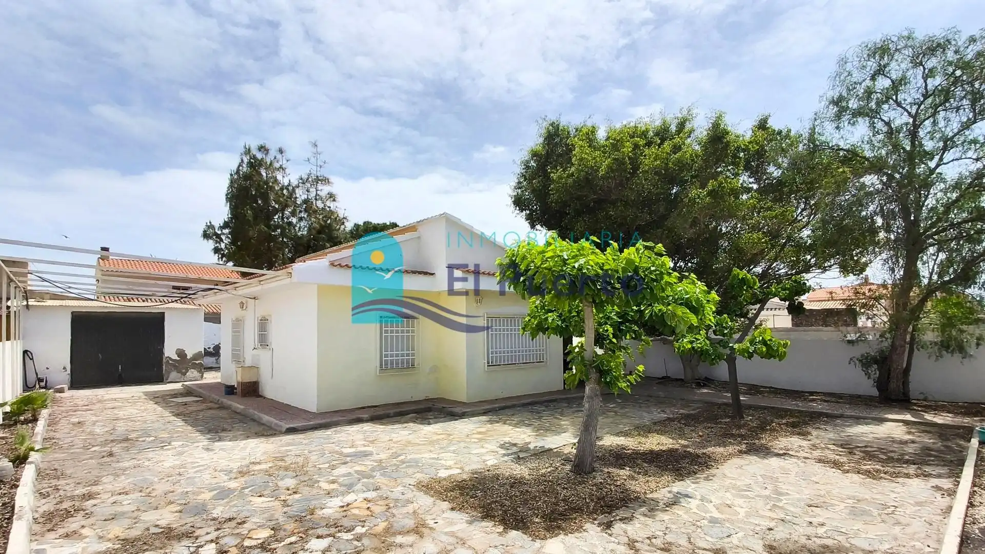 Vista exterior de Casa o chalet en venta en Mazarrón con Jardín privado, Terraza y Amueblado